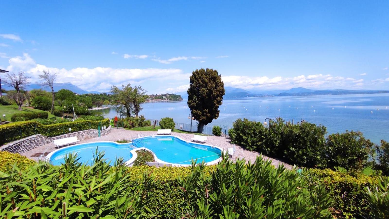 Front Lake Amazing View Manerba del Garda Exteriér fotografie