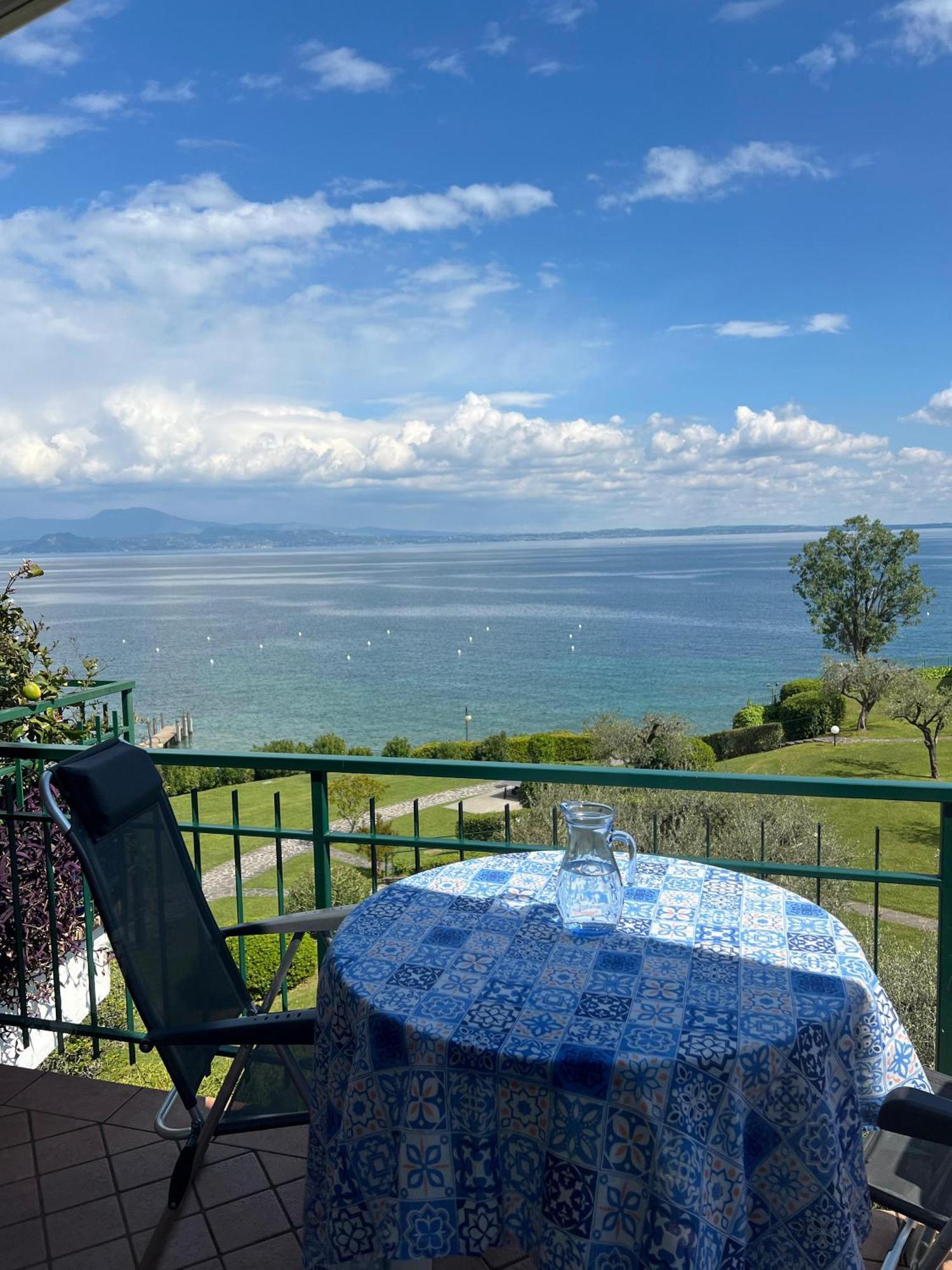Front Lake Amazing View Manerba del Garda Exteriér fotografie